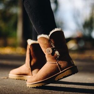 UGG Bailey Button boots